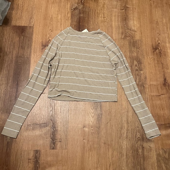 Super cute franchescas sweater tan color white stripes long sleeve size small - Picture 3 of 3